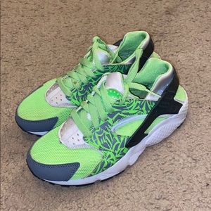 Boys Nike Hurraches